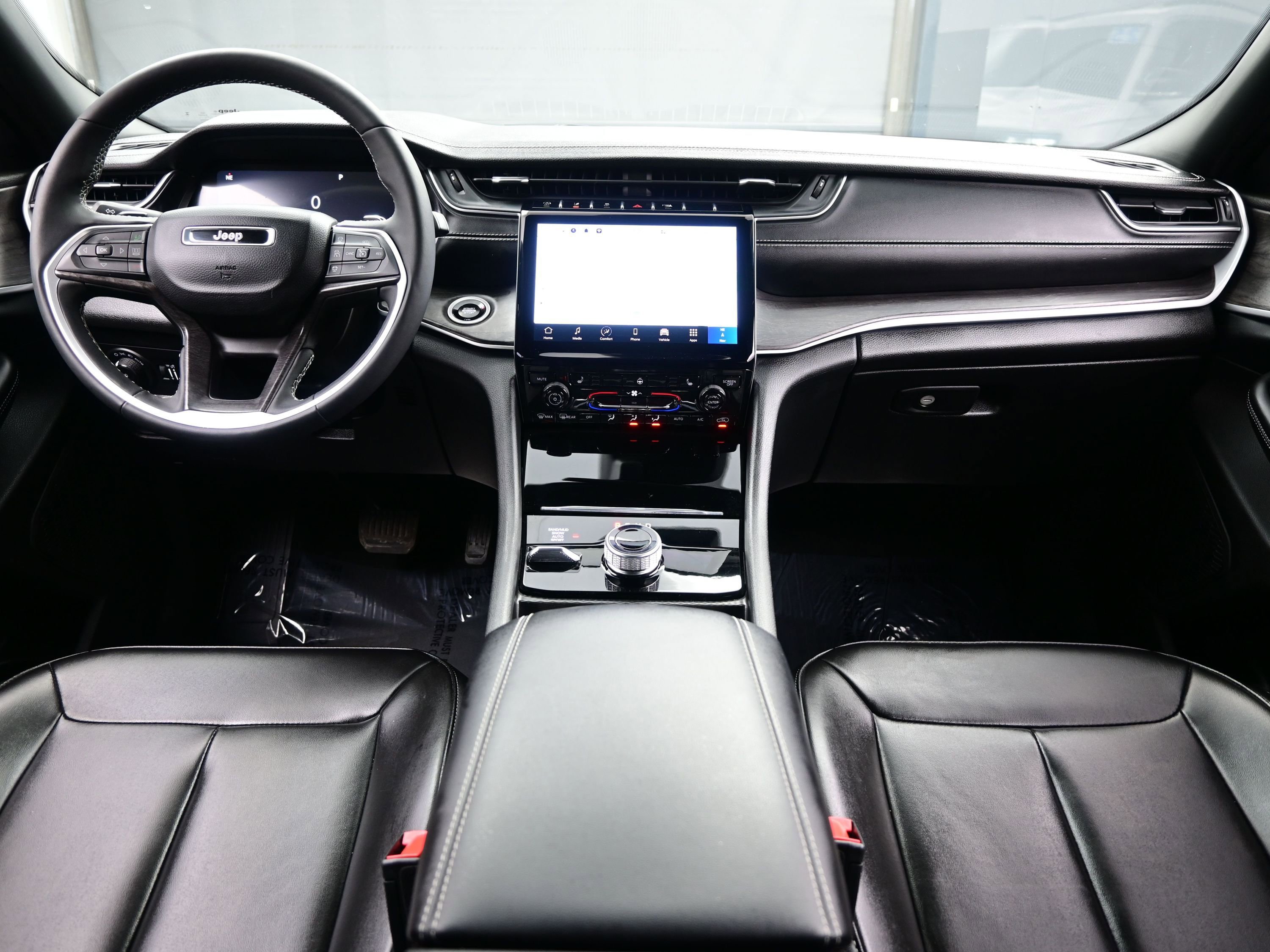 Used 2025 Jeep Grand Cherokee L Limited image 18