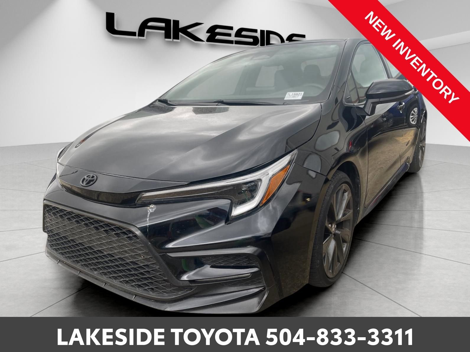 Used 2023 Toyota Corolla SE image 3