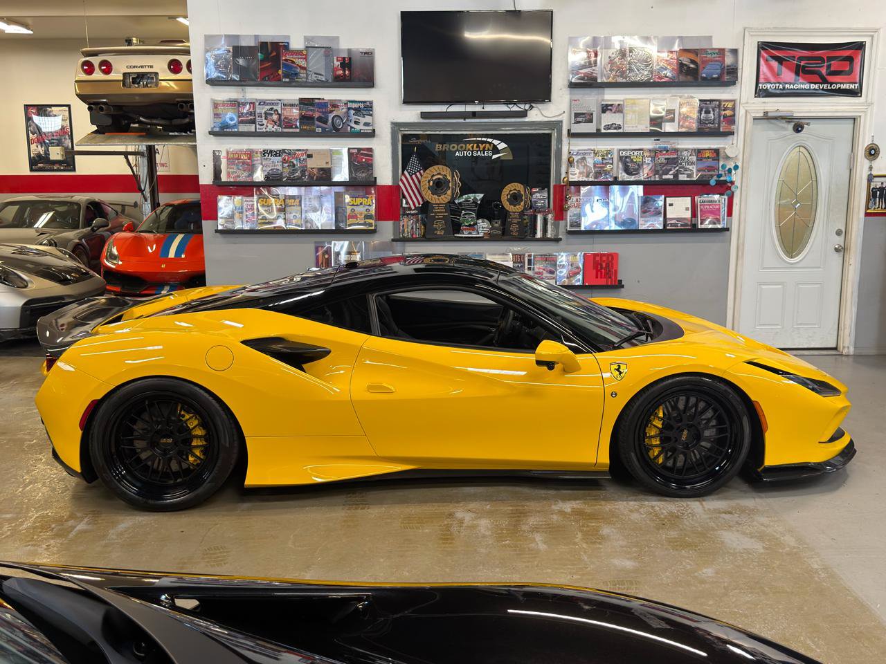 Used 2020 Ferrari F8 Tributo RWD image 5