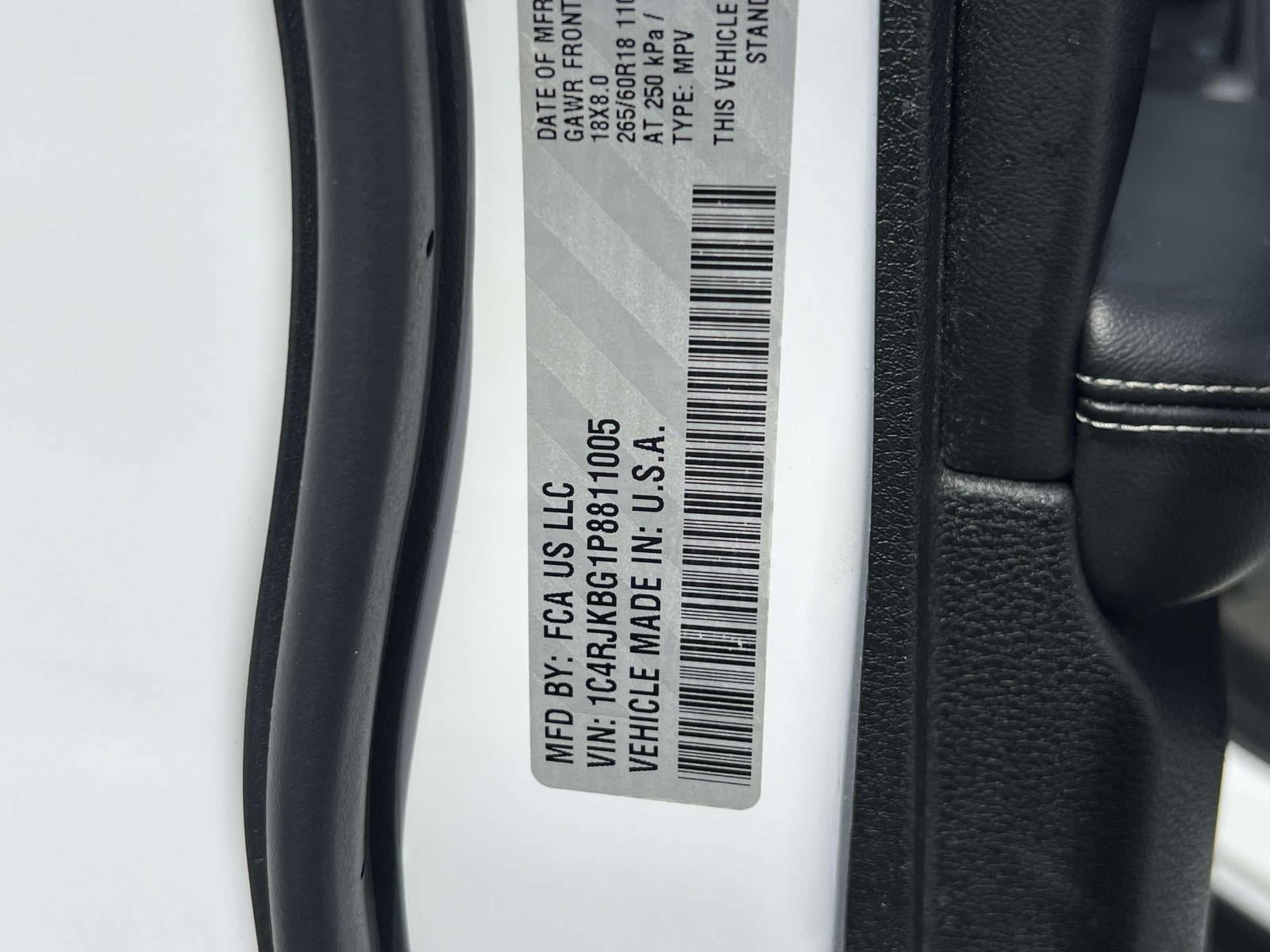 Used 2023 Jeep Grand Cherokee L Limited AWD/4WD image 26