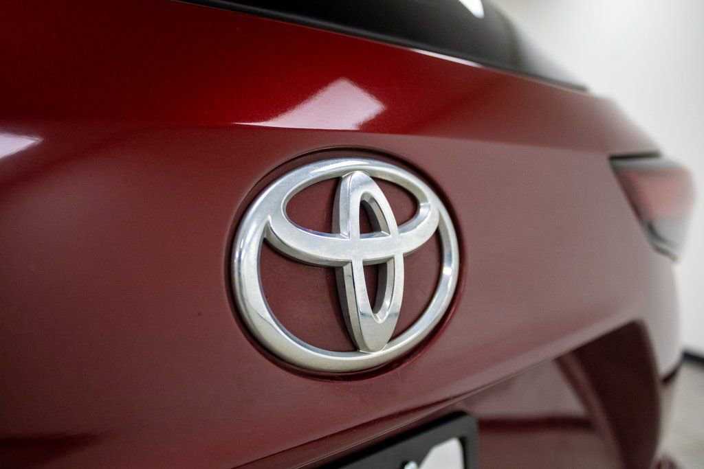 Used 2024 Toyota Highlander LE image 31