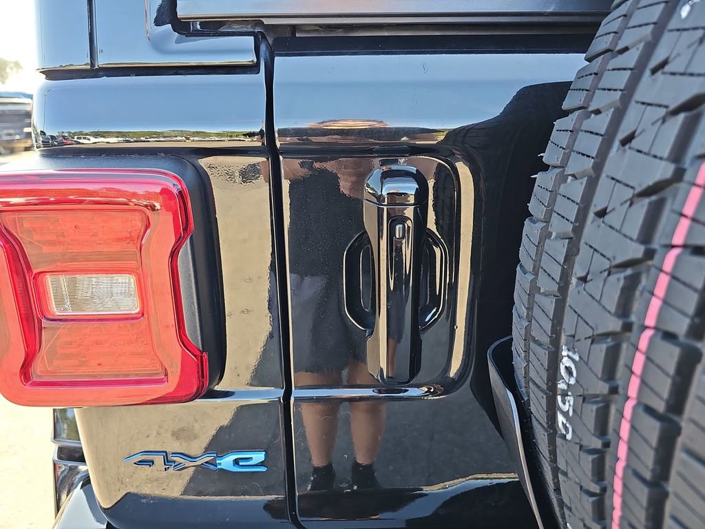 Used 2022 Jeep Wrangler Unlimited Sahara image 17