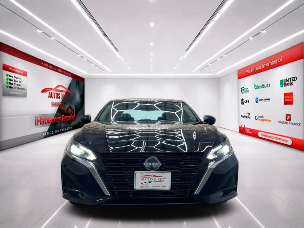 Used 2025 Nissan Altima 2.5 SV FWD image 3