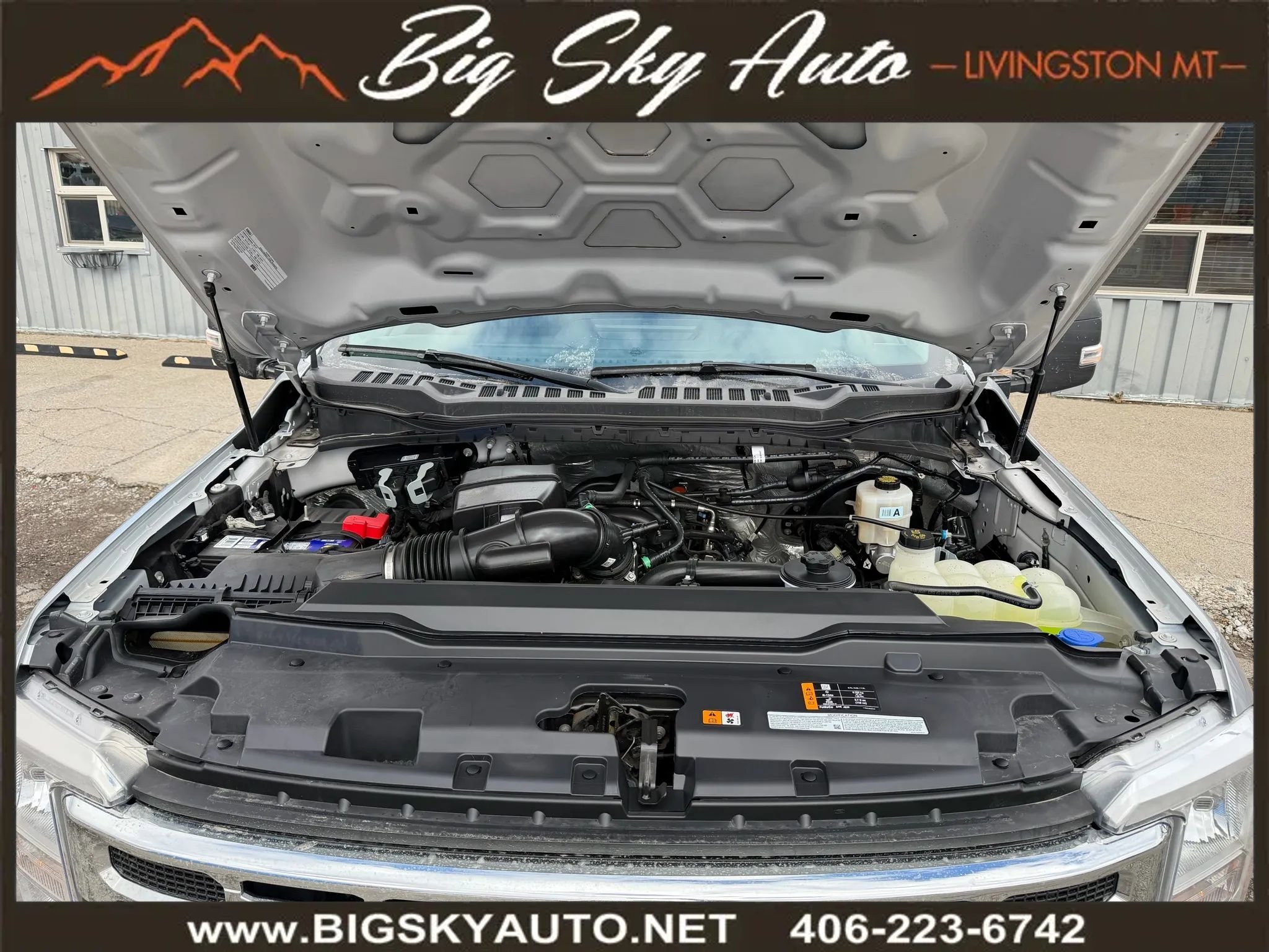 Used 2023 Ford F250 XLT w/ Camper Package image 11