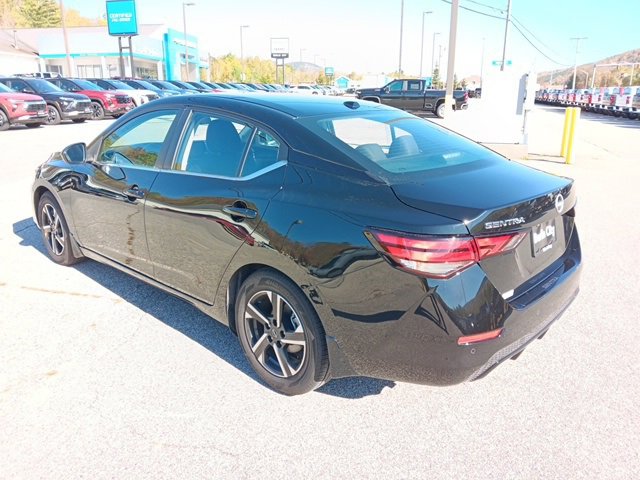 Used 2025 Nissan Sentra SV image 19