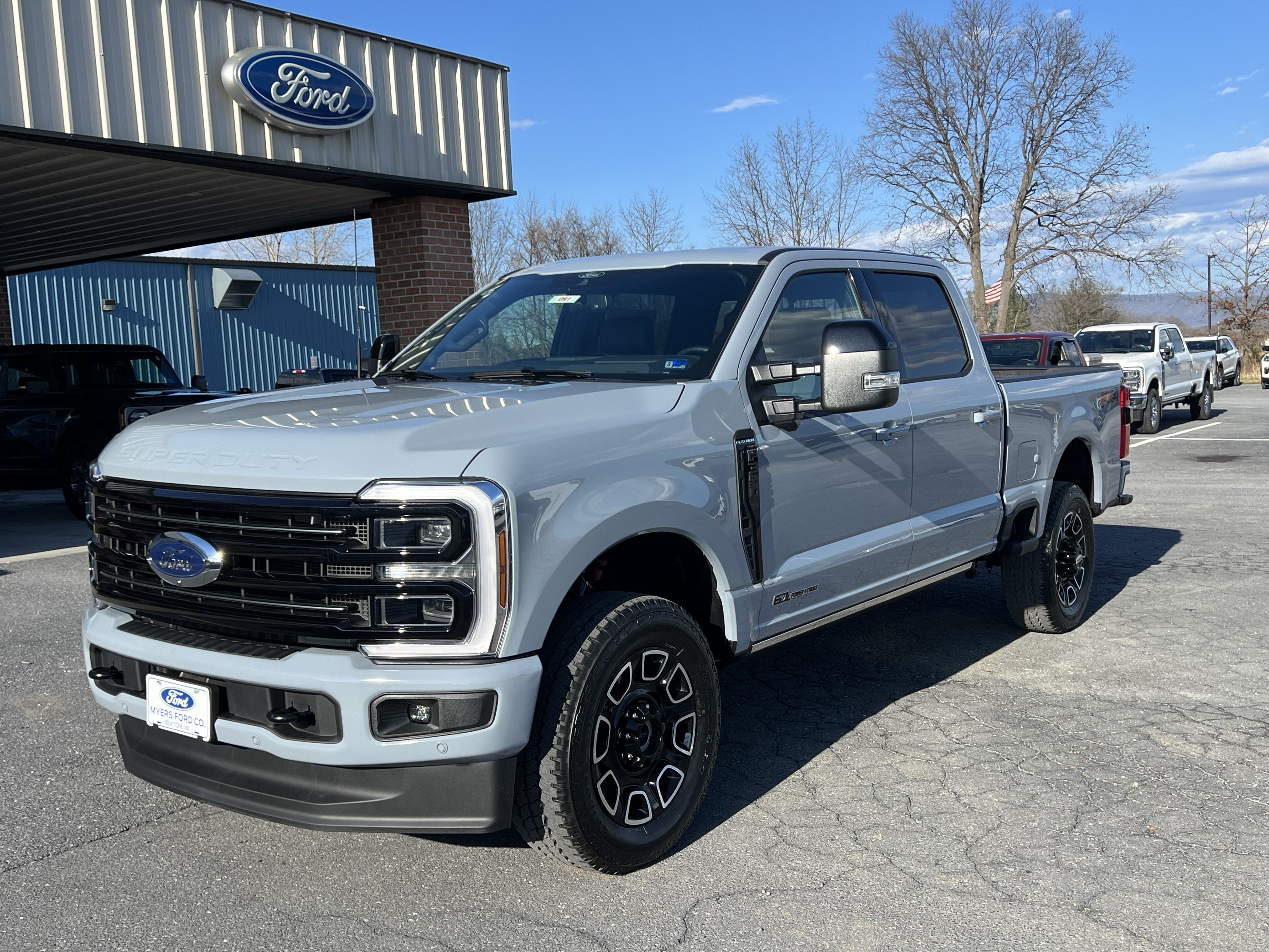 New 2026 Ford F350 Platinum w/ FX4 Off-Road Package AWD/4WD image 2