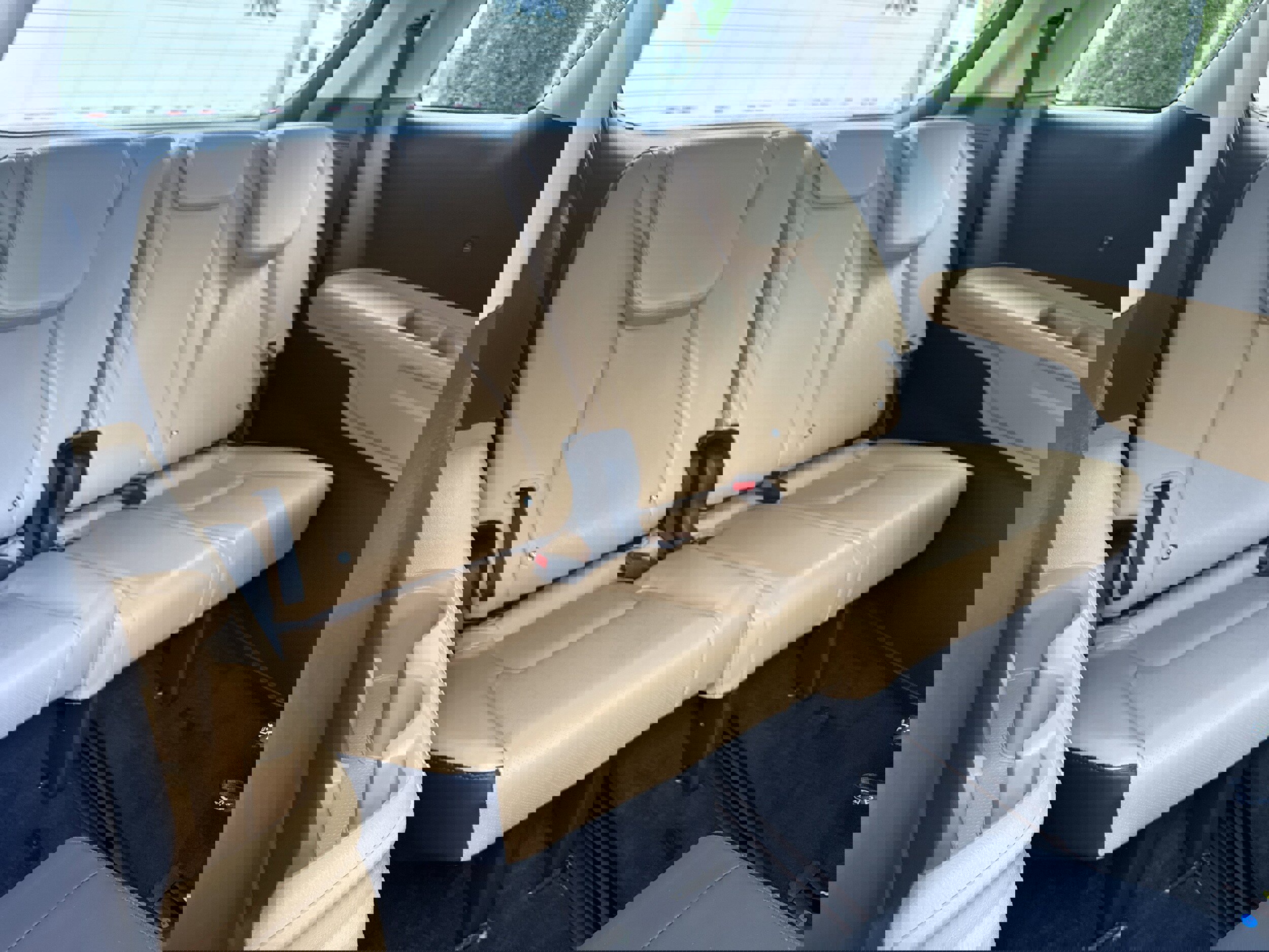 Used 2024 Kia Carnival LX image 13