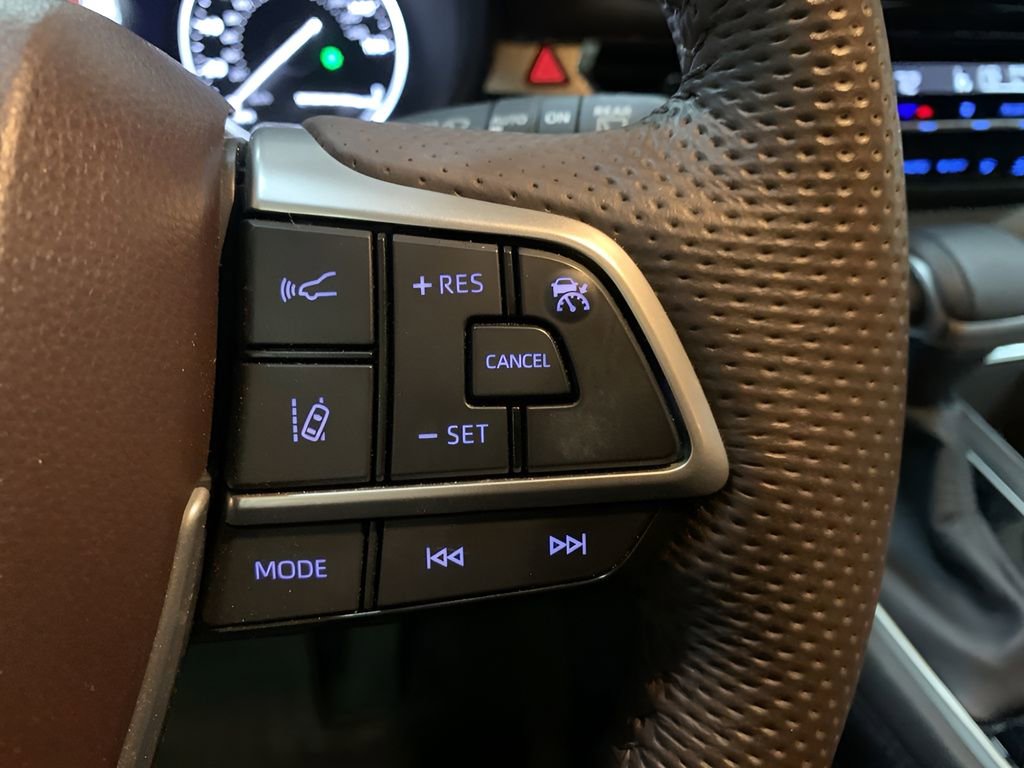 Used 2024 Toyota Sienna Platinum image 26