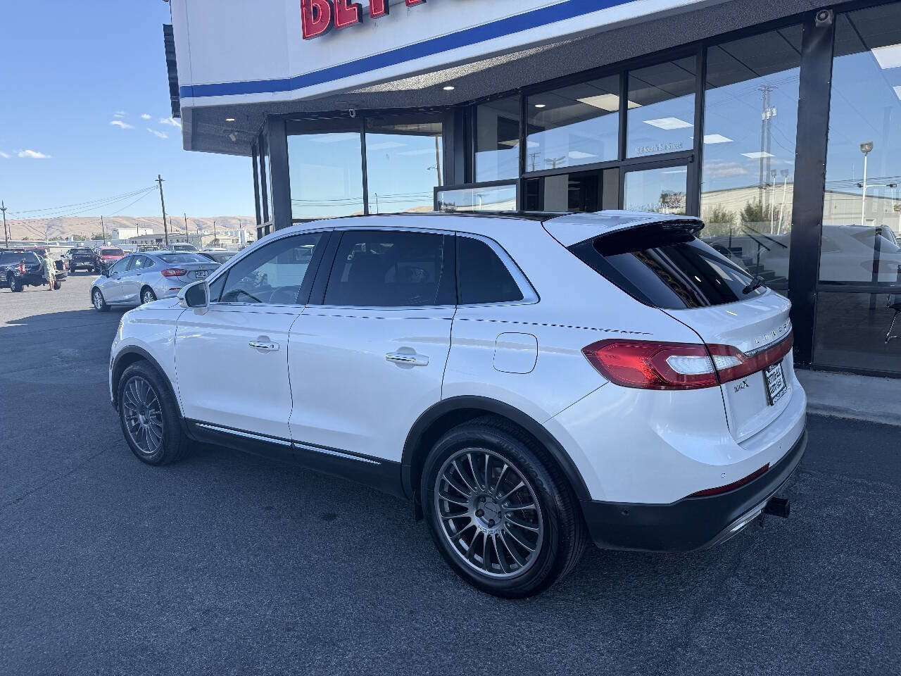 Used 2016 Lincoln MKX Reserve w/ Technology Package FWD image 4