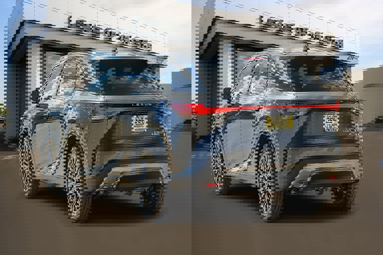 New 2026 Lexus RX 450h Luxury AWD/4WD image 2