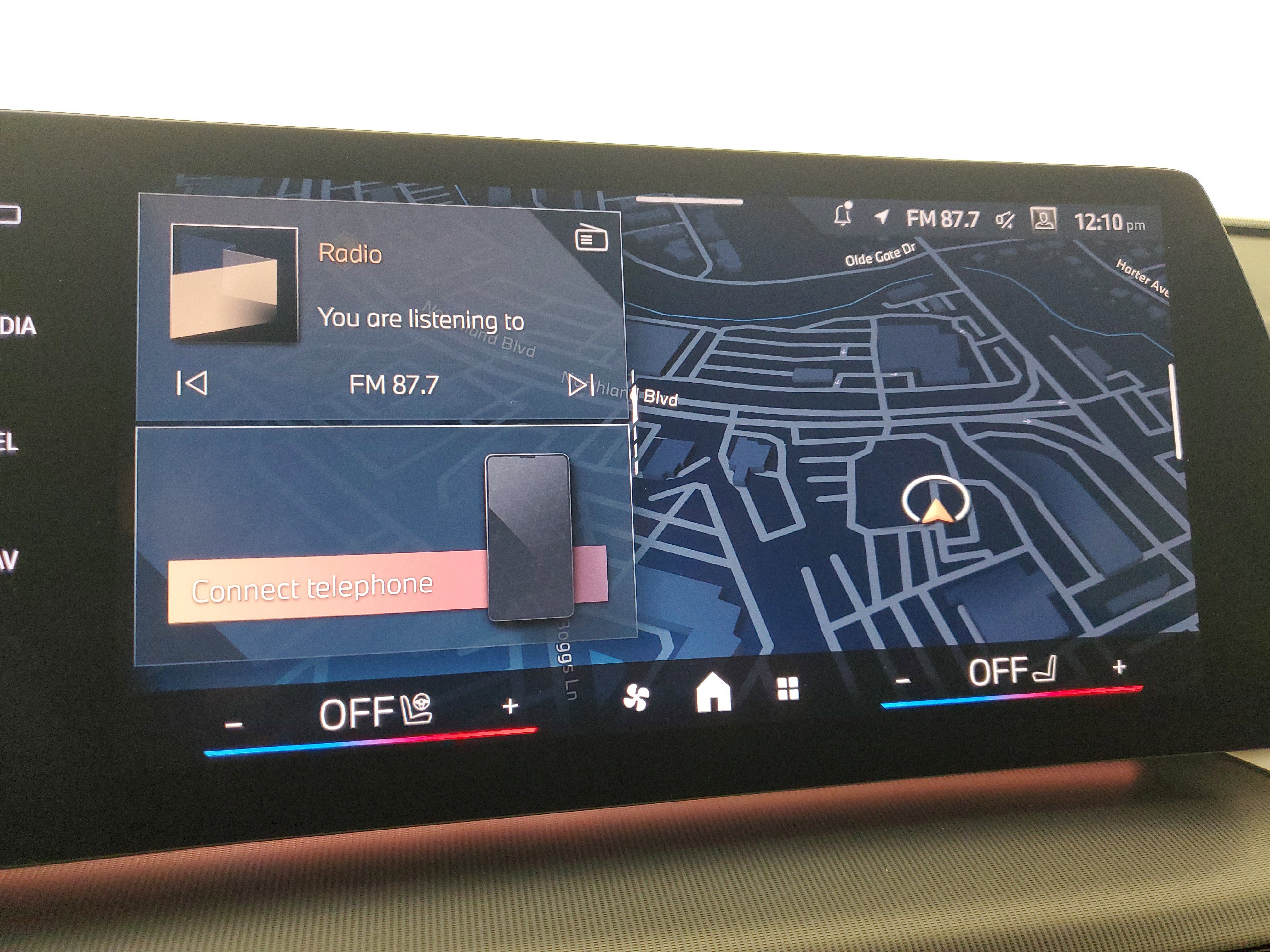 New 2025 BMW X2 xDrive28i w/ Convenience Package image 18