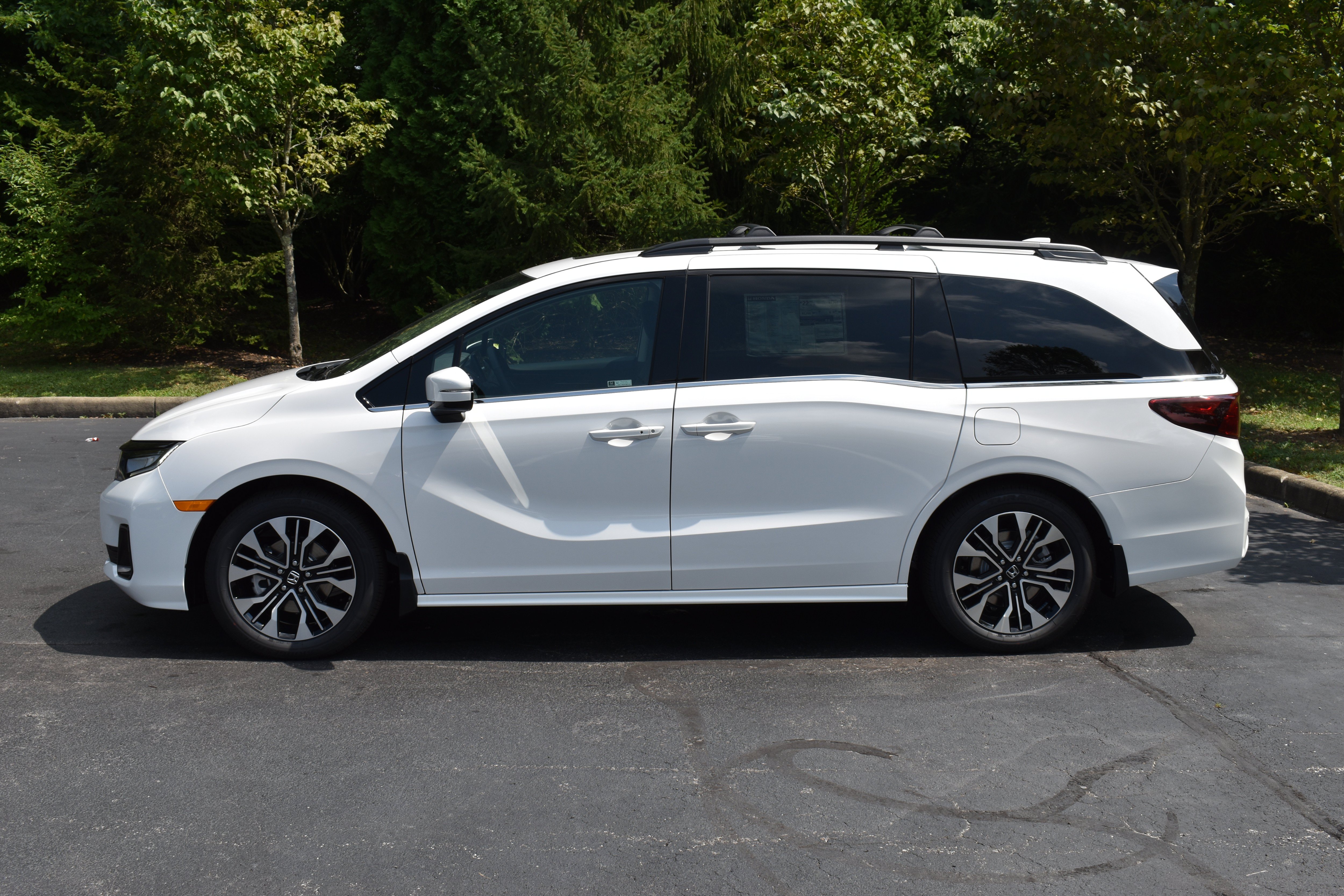 New 2027 Honda Odyssey Elite image 4