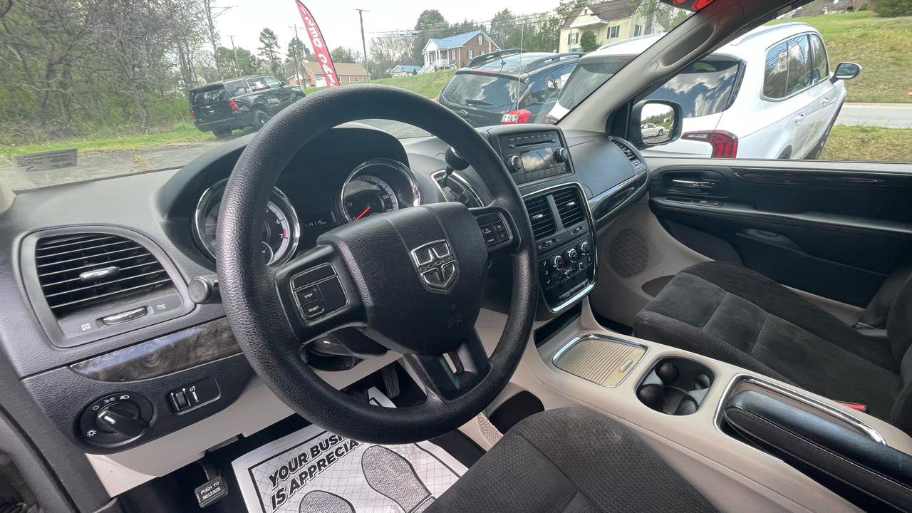 Used 2014 Dodge Grand Caravan SXT image 11