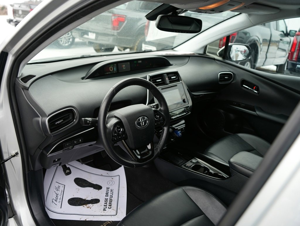 Used 2019 Toyota Prius XLE image 17