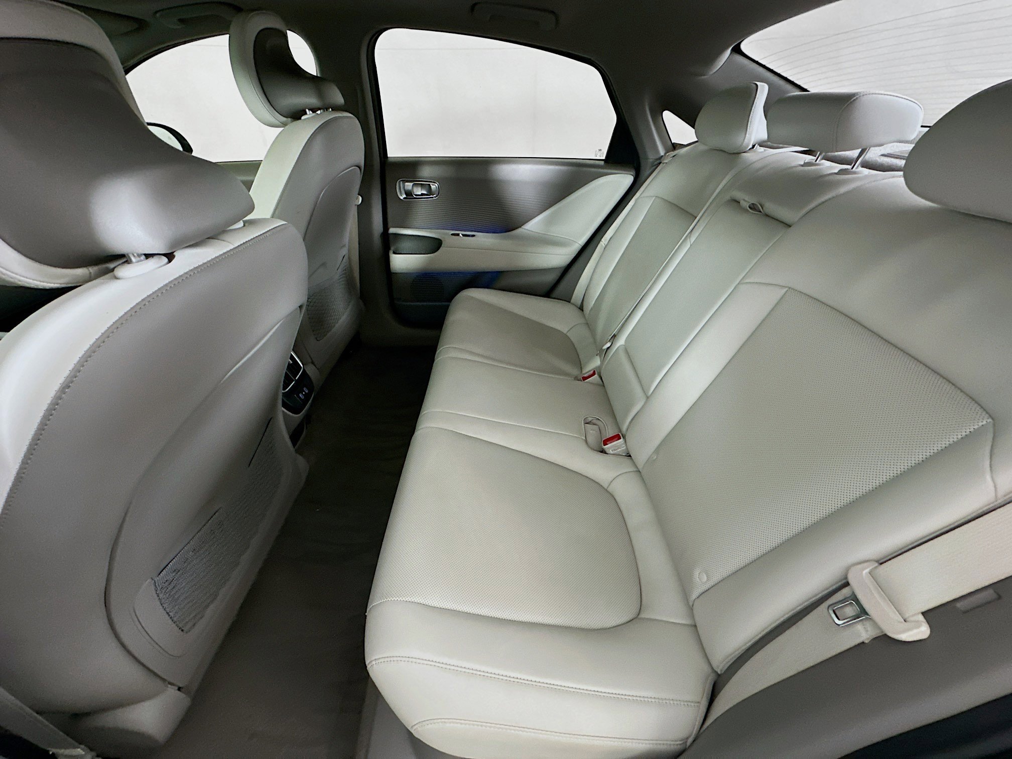 Used 2023 Hyundai Ioniq 6 Limited RWD image 27