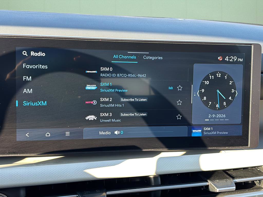 Certified 2025 Hyundai Tucson SE FWD image 30