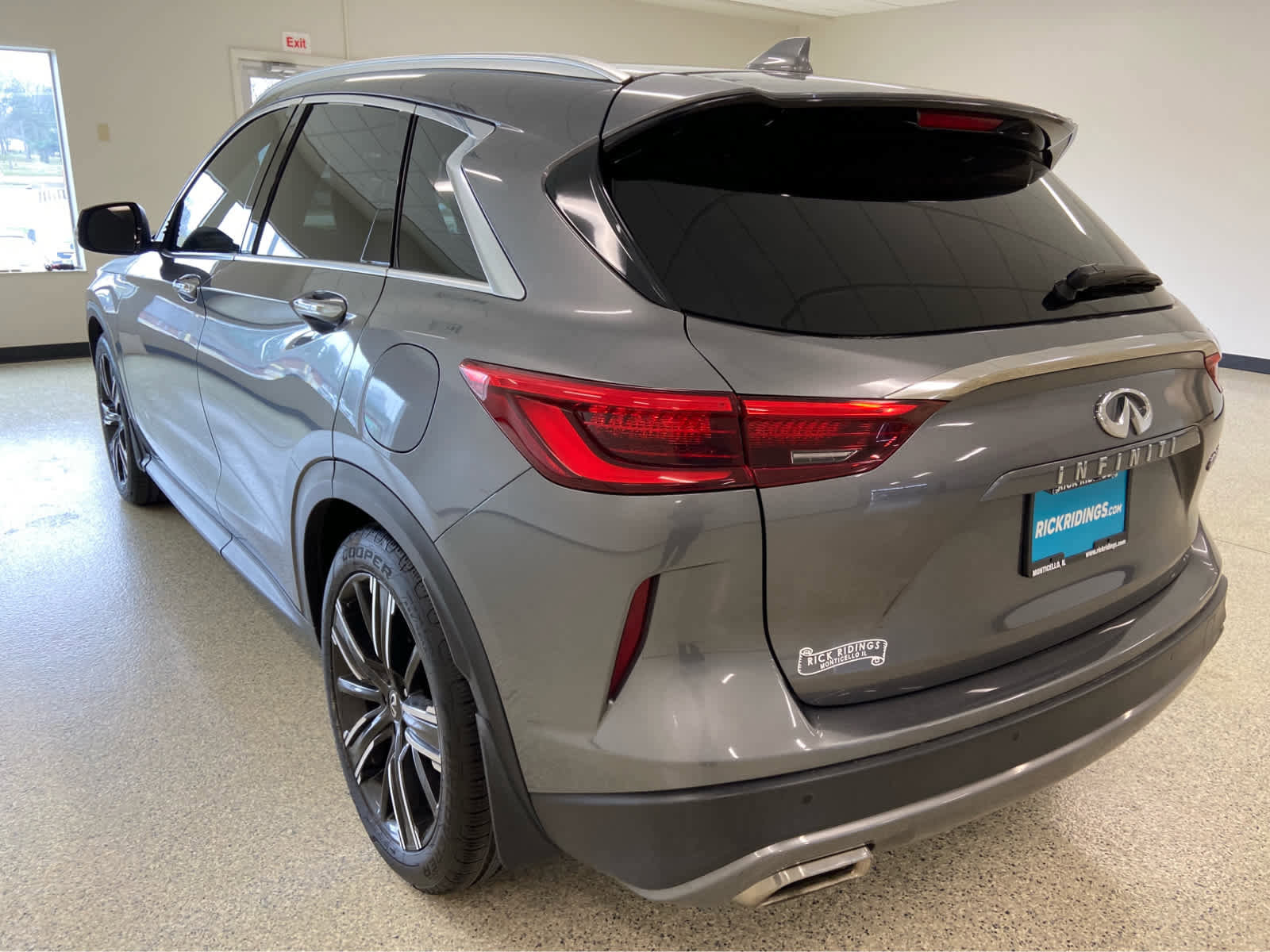 Used 2021 INFINITI QX50 Luxe w/ Appearance Package image 11