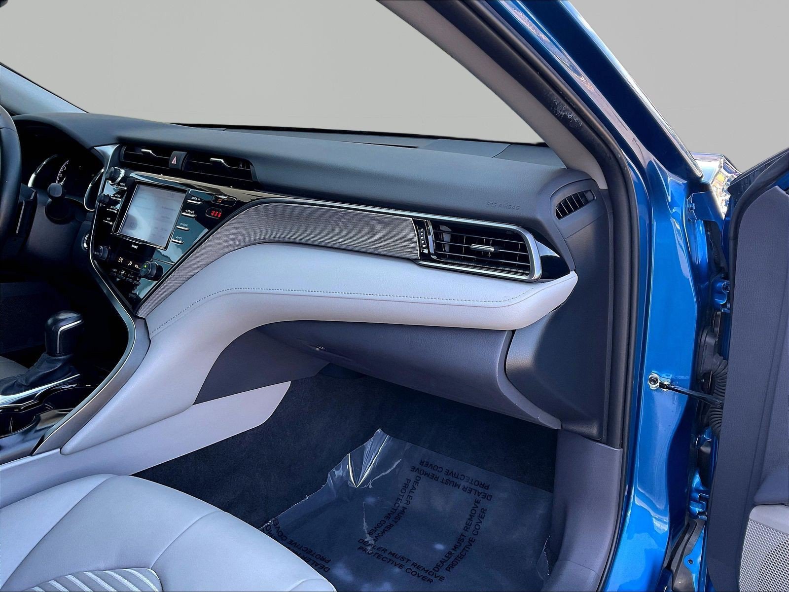 Used 2020 Toyota Camry SE w/ Convenience Package FWD image 26