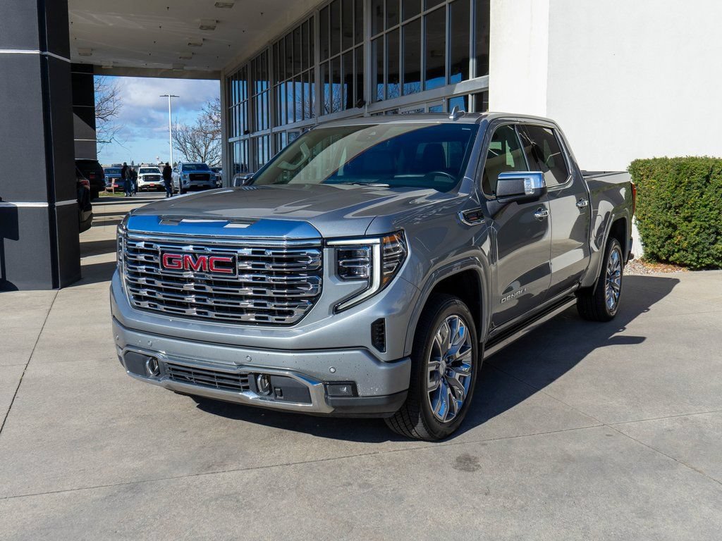 Used 2024 GMC Sierra 1500 Denali w/ Denali Reserve Package AWD/4WD image 3