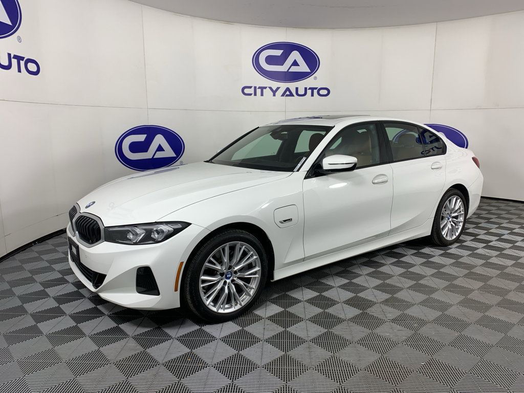 Used 2023 BMW 330e xDrive w/ Driving Assistance Package image 7