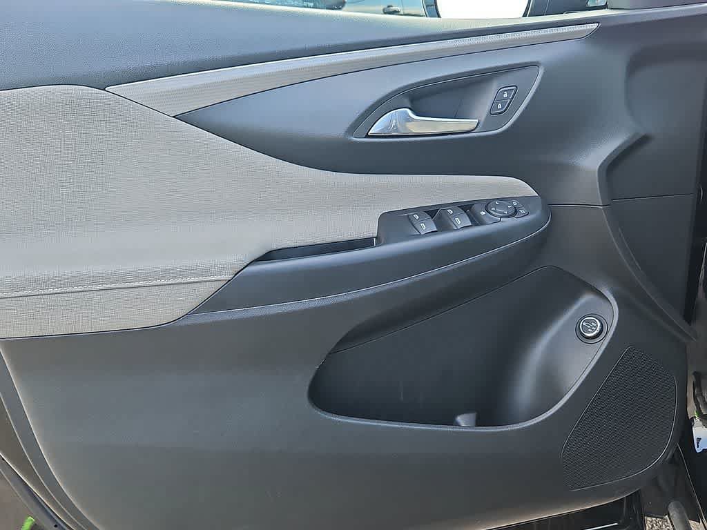 Used 2025 Buick Envista Avenir FWD image 11