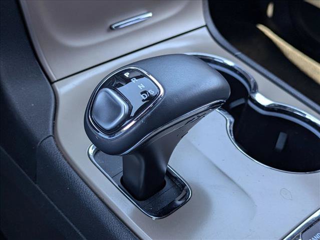 Used 2015 Jeep Grand Cherokee Limited AWD/4WD image 12
