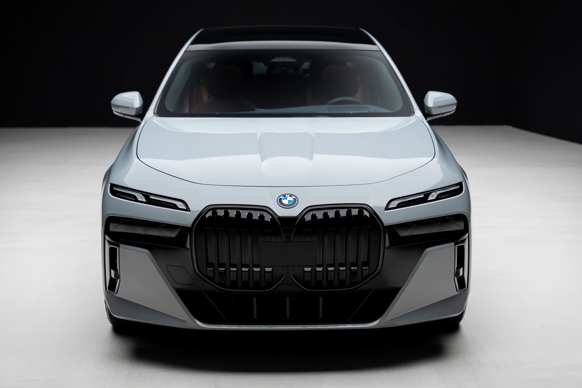 Used 2024 BMW i7 xDrive60 w/ M Sport Package RWD image 6