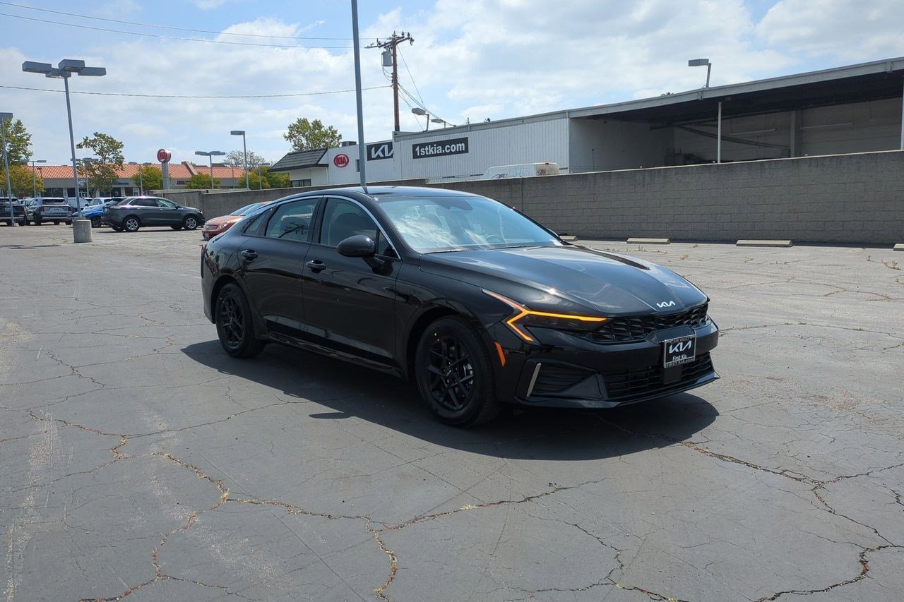 New 2025 Kia K5 LXS image 3