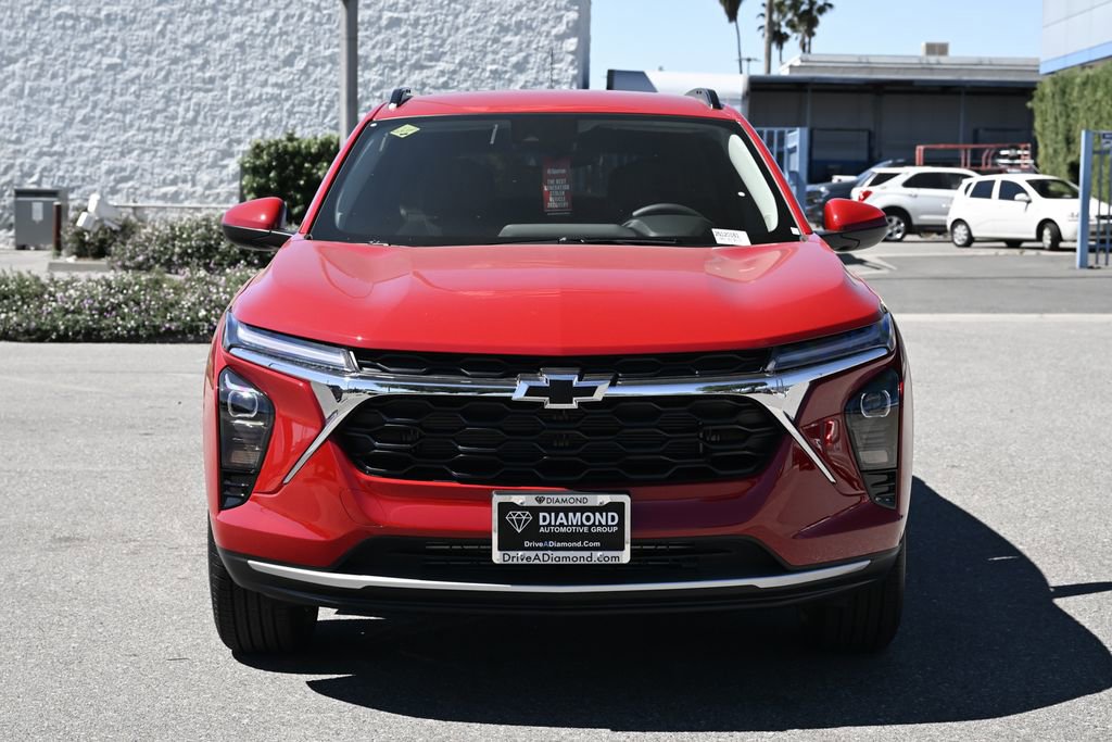 New 2026 Chevrolet Trax LT w/ LPO, Blackout Package FWD image 2