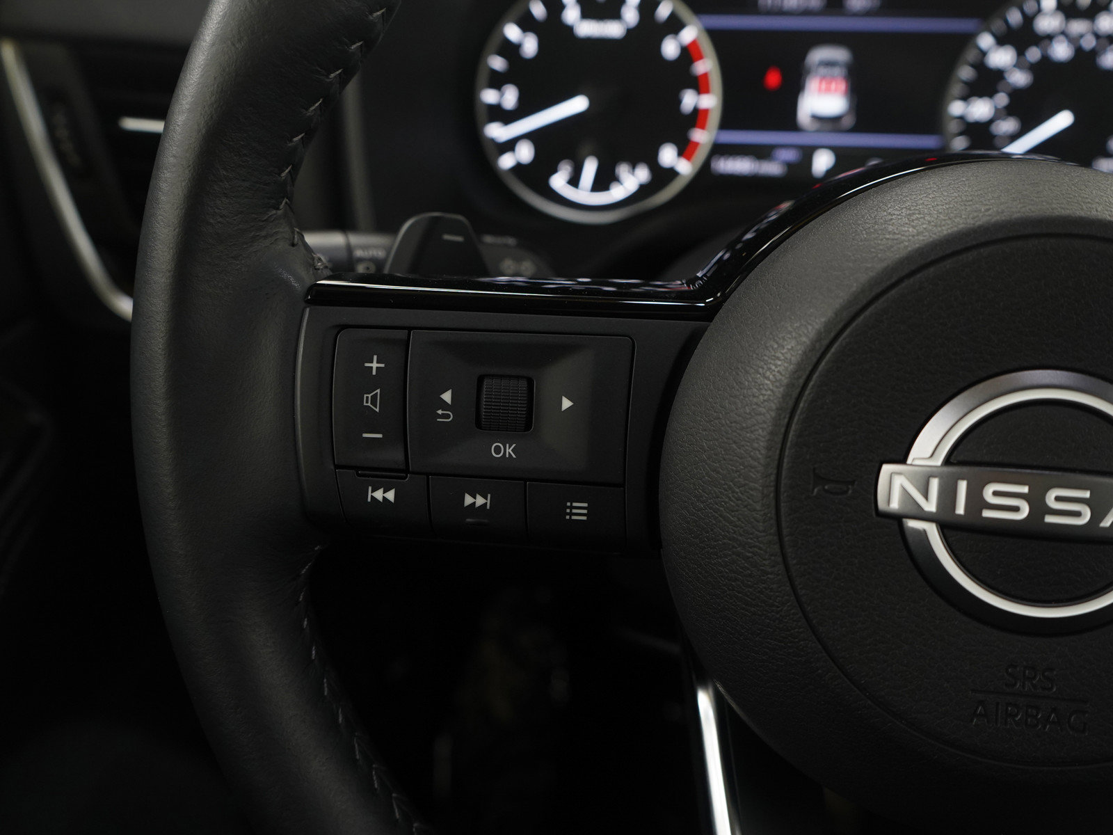 Used 2023 Nissan Rogue SV w/ SV Premium B Package image 27