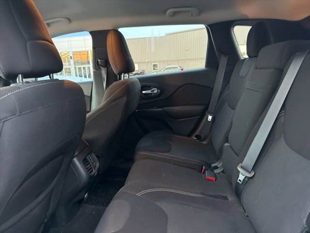 Used 2016 Jeep Cherokee Latitude w/ Cold Weather Group image 24