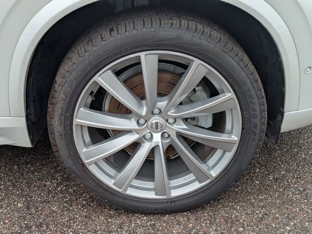 Used 2023 Volvo XC90 B6 Plus image 9