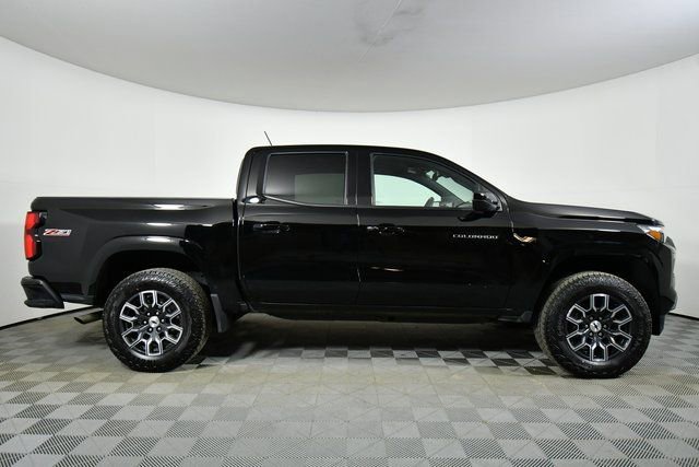 Used 2024 Chevrolet Colorado Z71 w/ Z71 Convenience Package 2 image 15