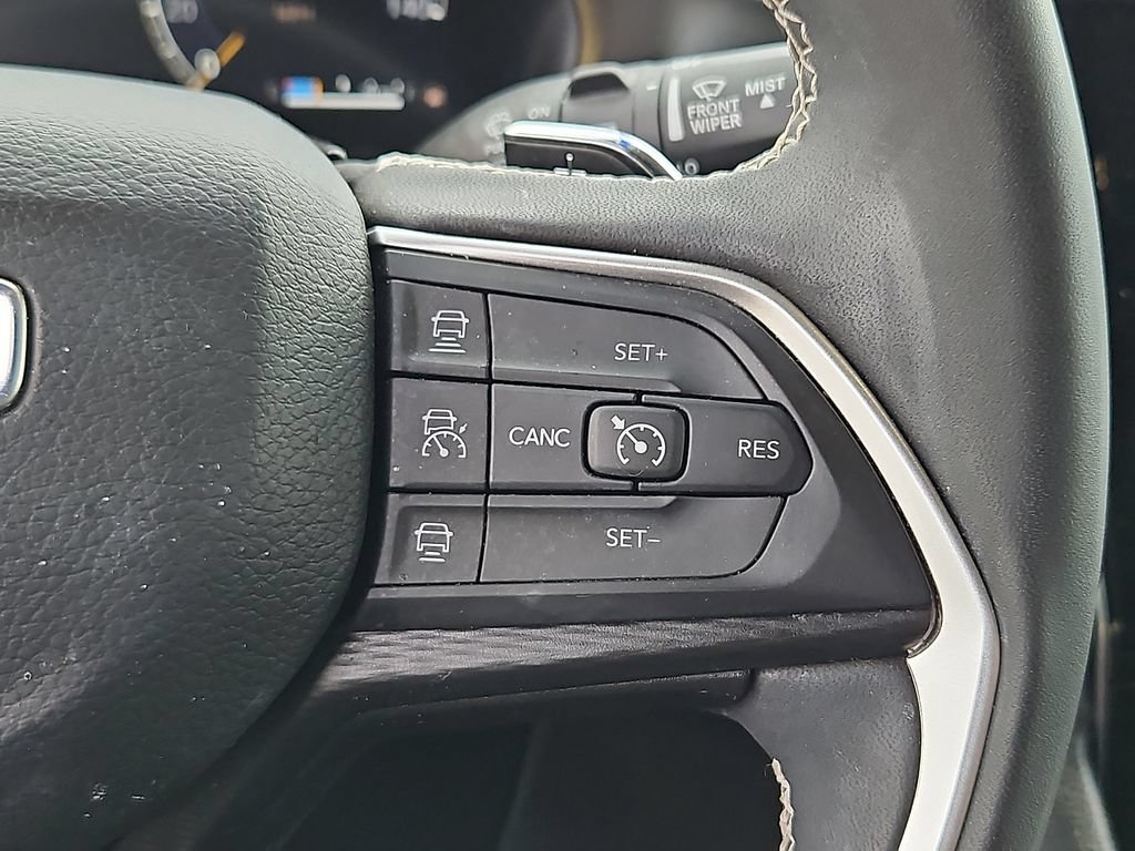 Certified 2024 Jeep Grand Cherokee L Altitude AWD/4WD image 22