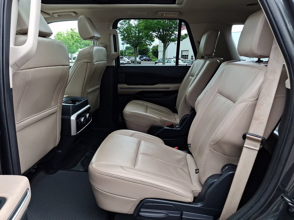 Used 2023 Ford Expedition XLT AWD/4WD image 13