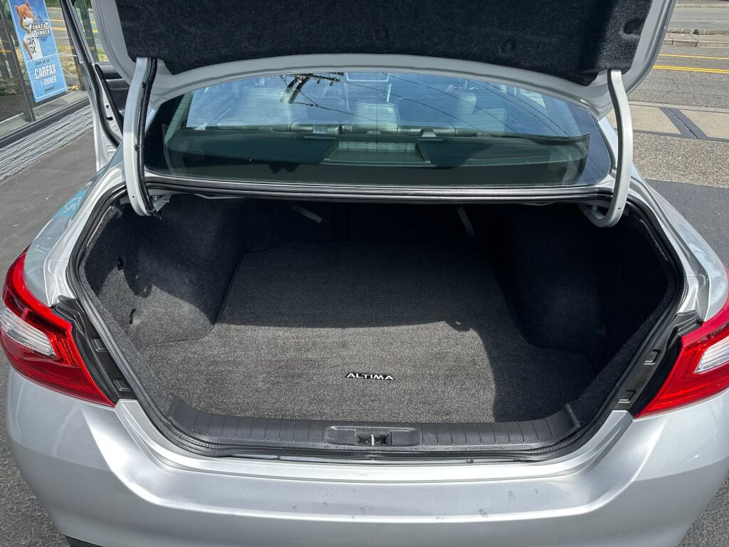 Used 2017 Nissan Altima 2.5 SL w/ Moonroof Package FWD image 15