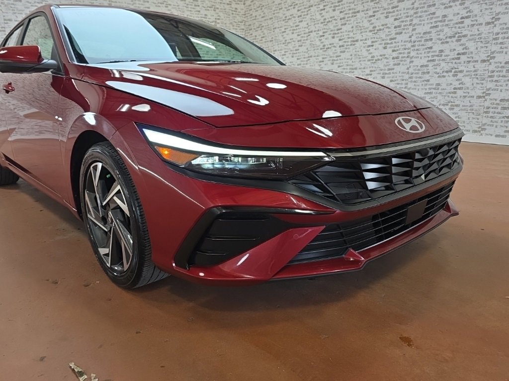 Used 2024 Hyundai Elantra Limited image 7