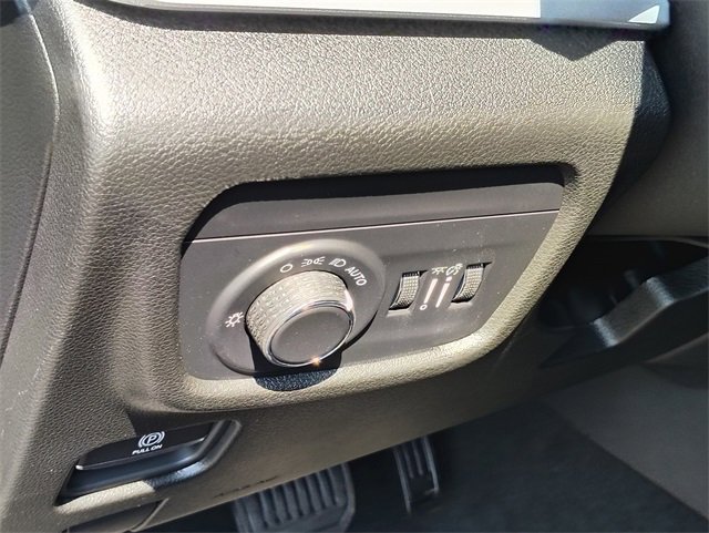 New 2025 Jeep Grand Cherokee L Laredo w/ Luxury Tech Group I image 14