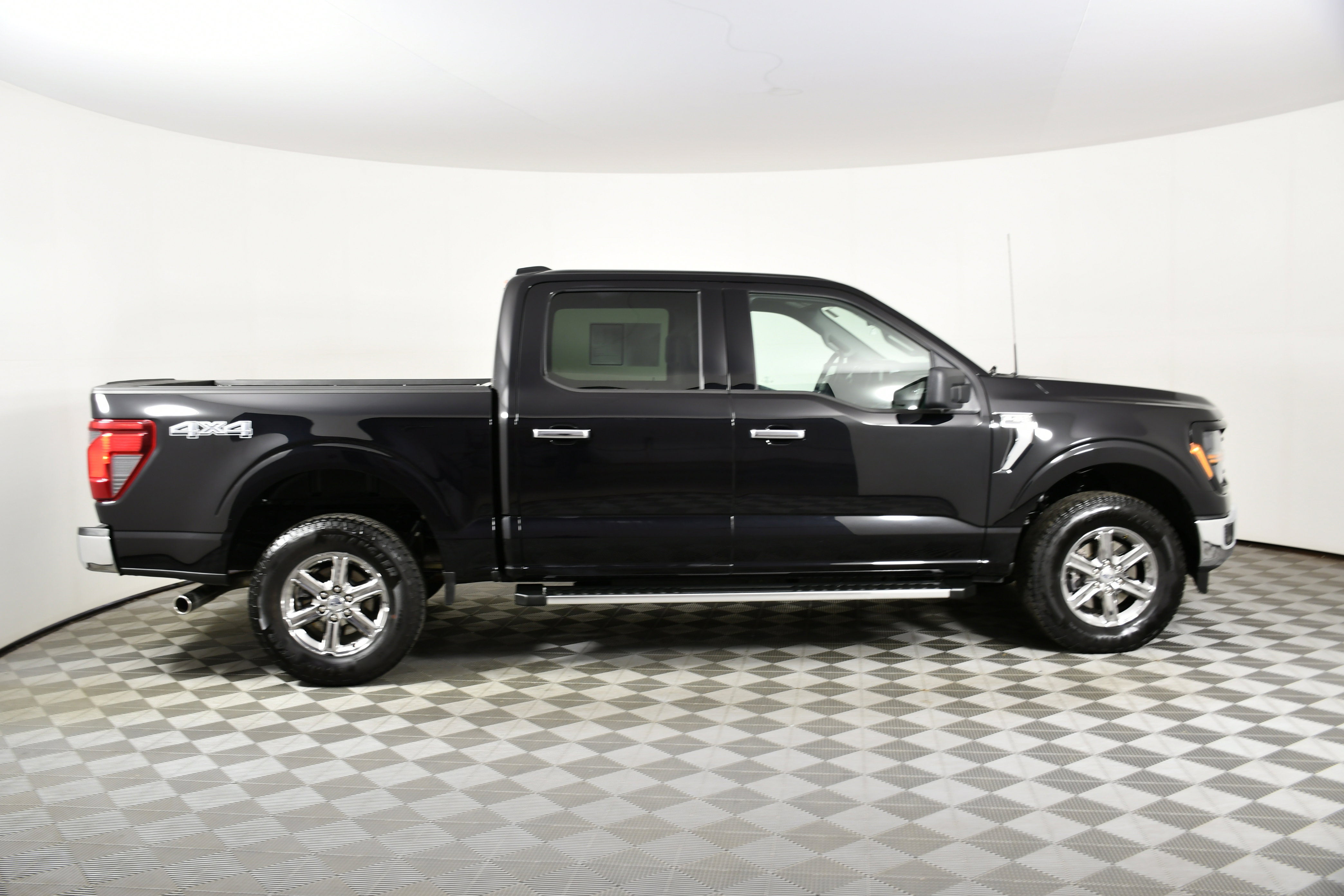 Used 2025 Ford F150 XLT w/ Equipment Group 301A Standard AWD/4WD image 5