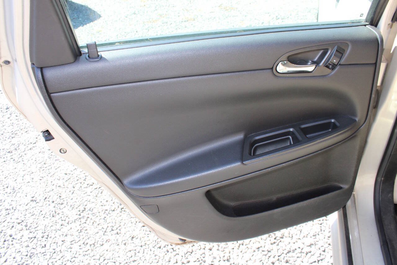 Used 2012 Chevrolet Impala LTZ FWD image 21
