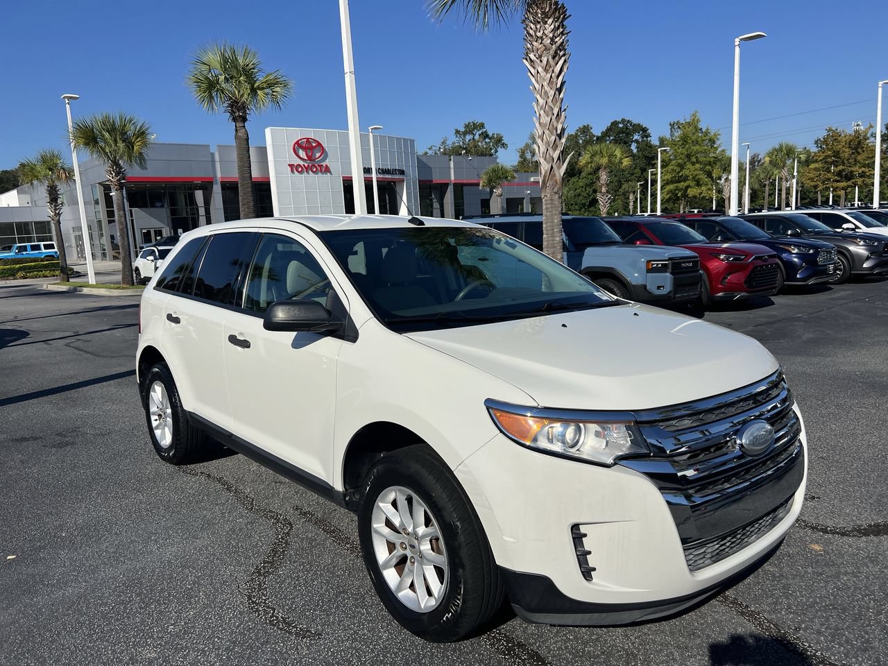 Used 2013 Ford Edge SE FWD image 2