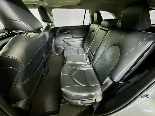 Certified 2023 Toyota Highlander XLE image 24