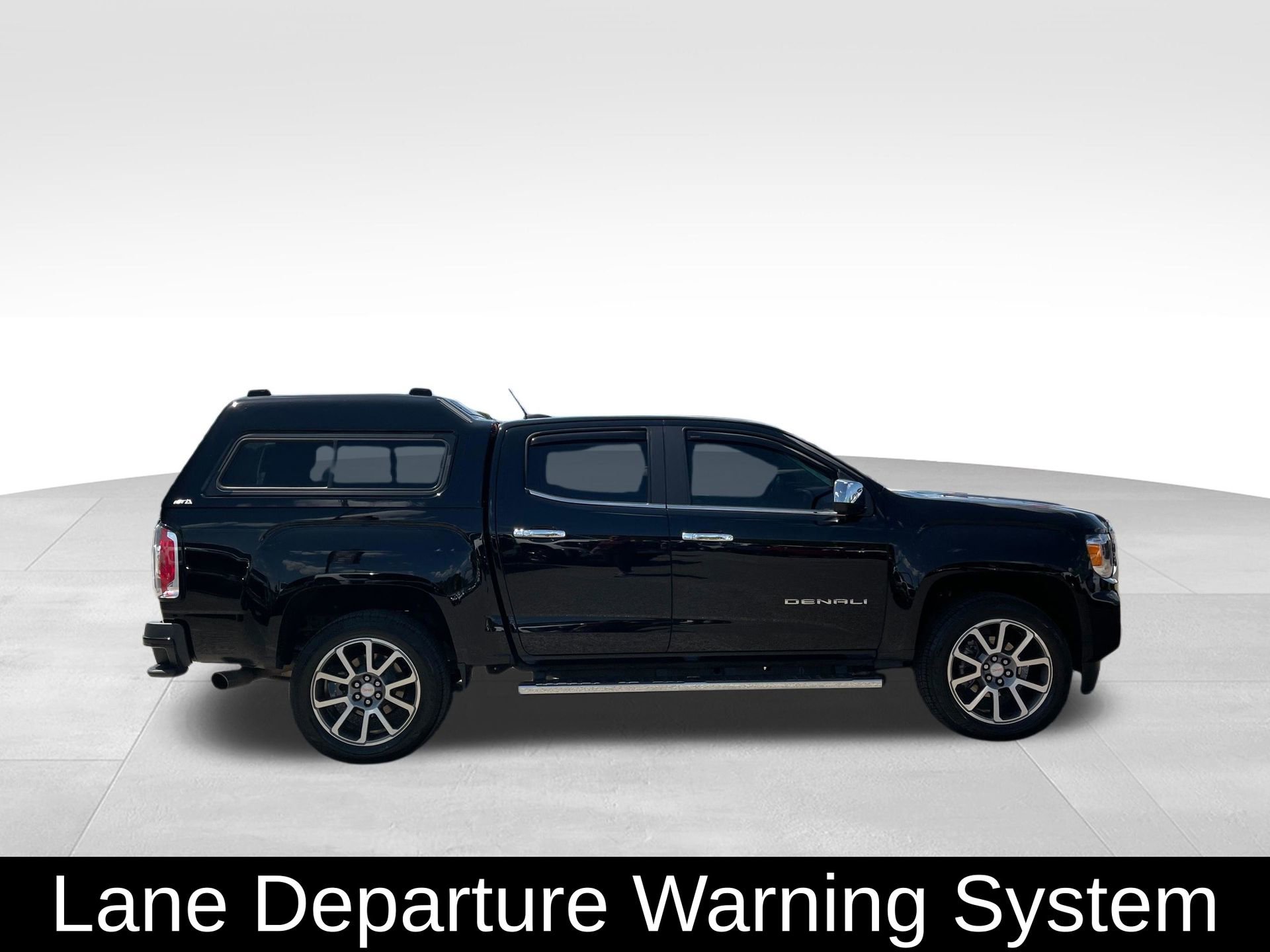 Used 2021 GMC Canyon Denali image 4