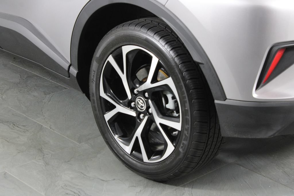 Used 2020 Toyota C-HR XLE FWD image 14