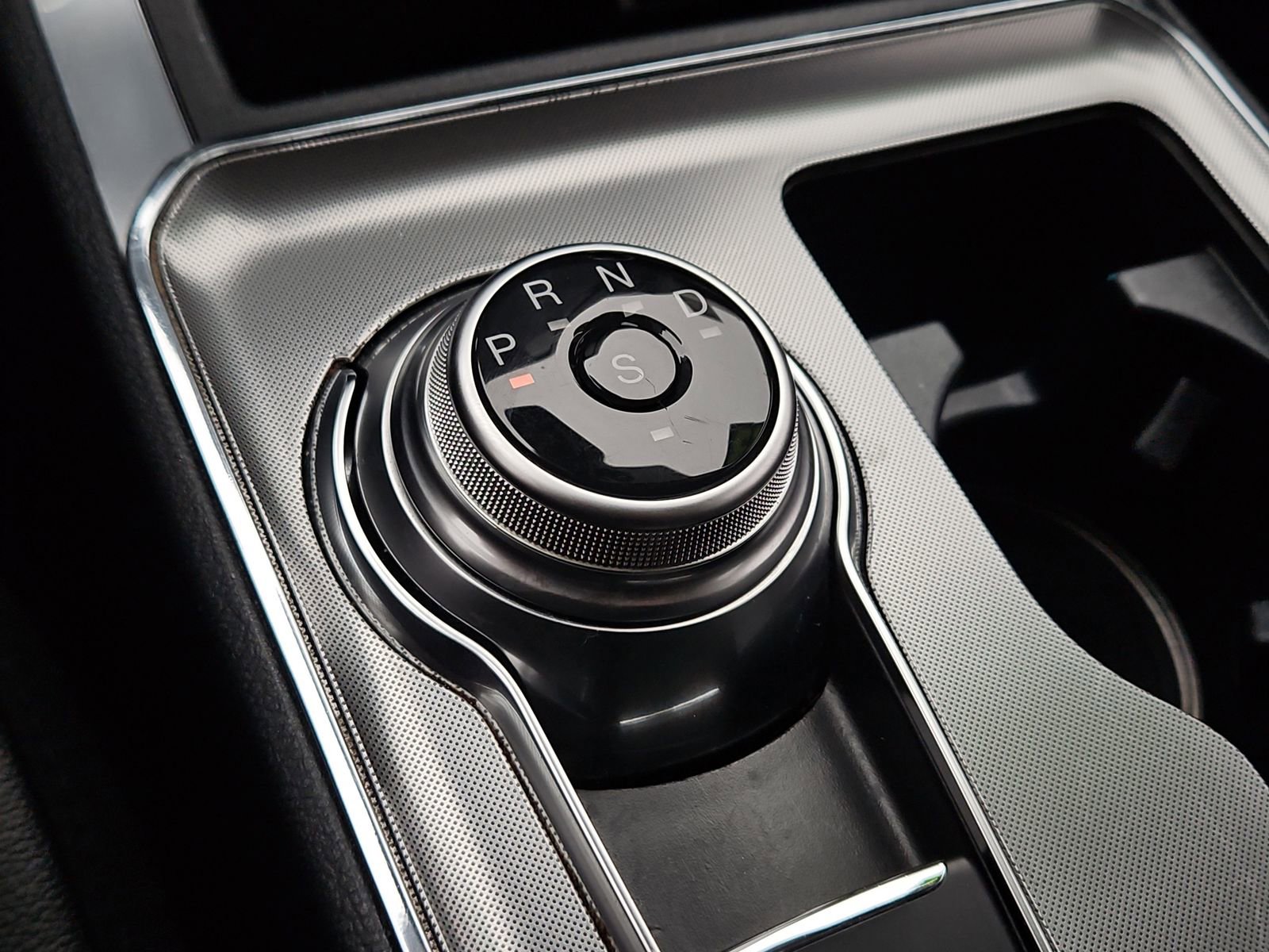 Used 2023 Ford Edge Titanium image 16