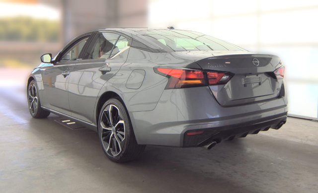 Used 2023 Nissan Altima 2.5 SR AWD/4WD image 7
