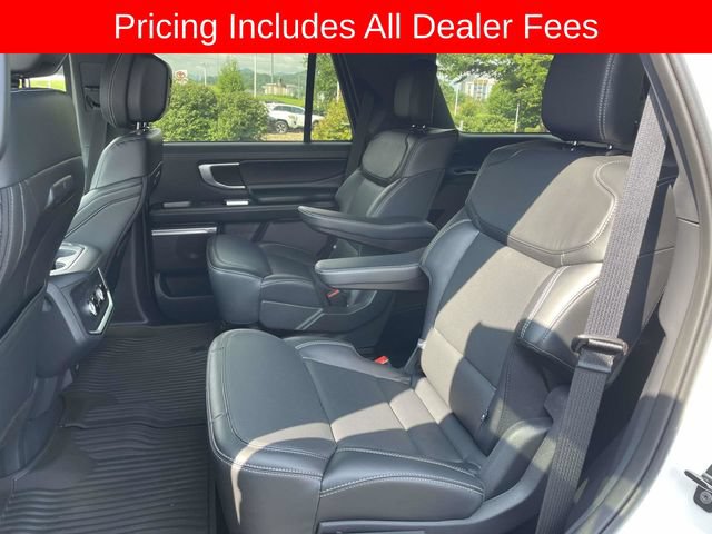 Used 2026 Ford Expedition Platinum w/ Stealth Appearance Package AWD/4WD image 14