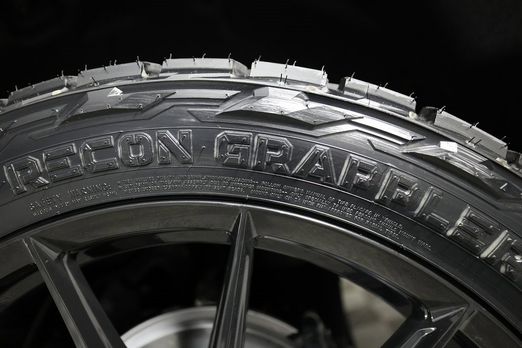 Used 2026 Cadillac Escalade ESV Platinum Luxury w/ LPO, Floor Liner Package image 50