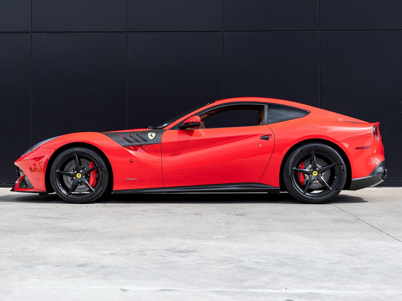 Used 2014 Ferrari F12 Berlinetta image 9