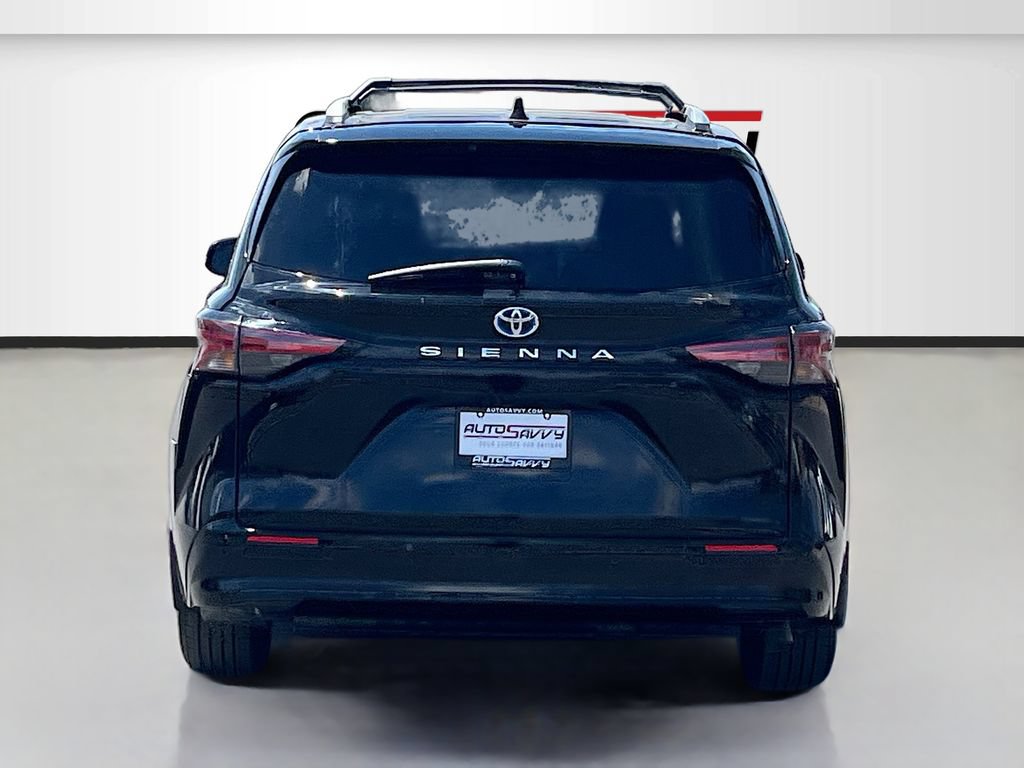 Used 2025 Toyota Sienna Limited FWD image 6